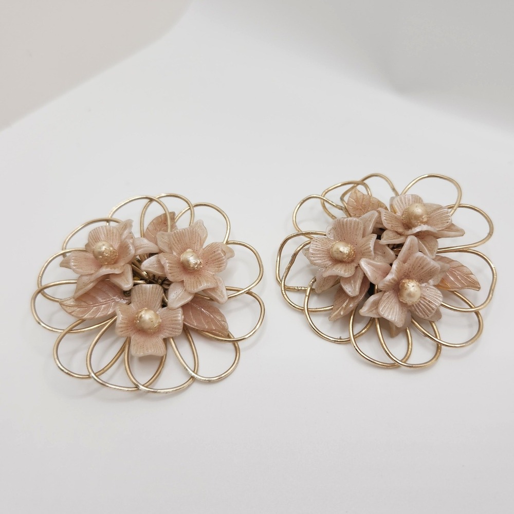 Vintage West Germany Pink Floral Clip On Earrings‎ Goldtone Wire Faux Pearl MCM